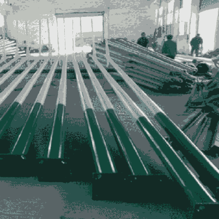 現(xiàn)貨4-8米太陽能路燈促銷6米太陽能路燈 價(jià)格實(shí)惠 歡迎咨詢